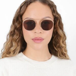 Illesteva Stylish Gold Frame Sunglasses